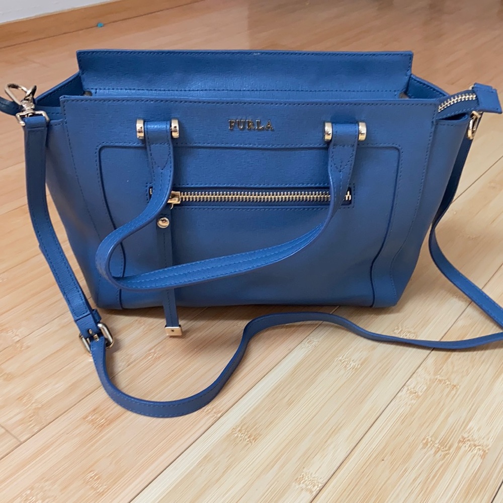 🦋Furla Blue Handbag